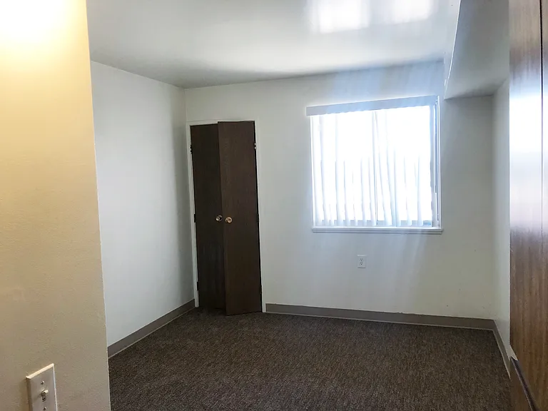 2427 Jefferson Ave — Photo 24
