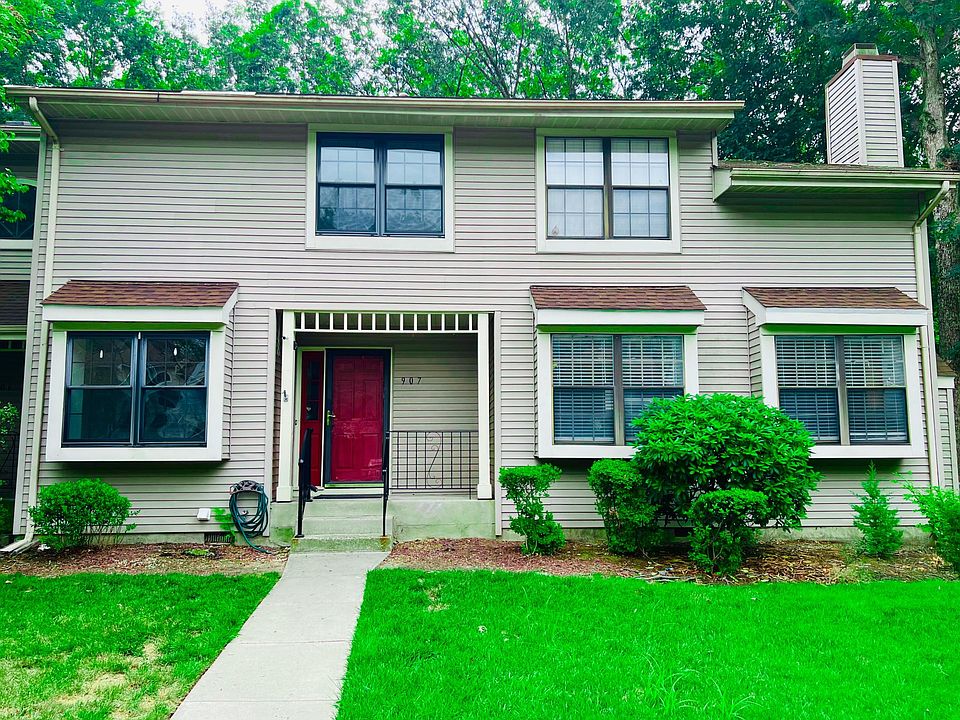 1st image of 907 Arlington Dr #907