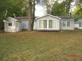 1934 Peters Rd, Alger, MI 48610