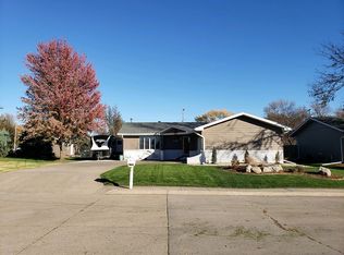 1436 Macarthur Rd, Hastings, NE 68901