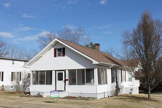 1st image of 604 N Jackson St