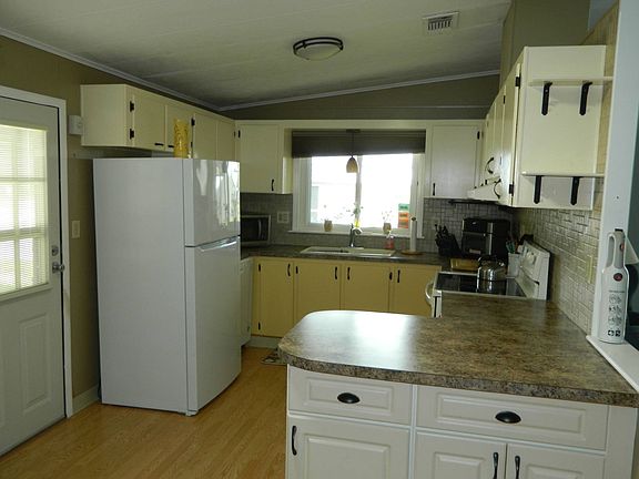 3rd image of 2425 Harden Blvd Lot 94