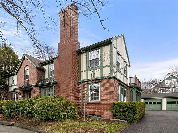 3rd image of 11 Prince St #1