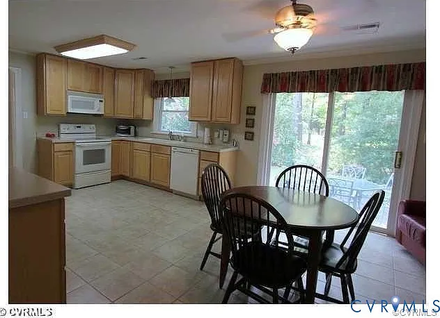 13031 Fairway Ln — Photo 7