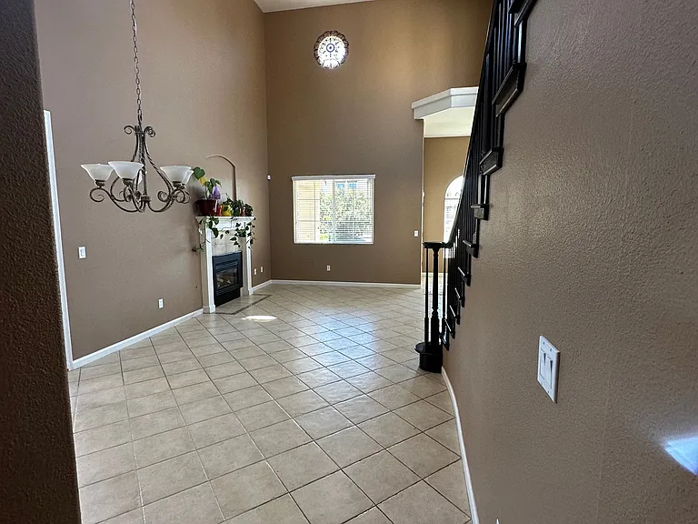 1741 E Alcala Dr — Photo 12