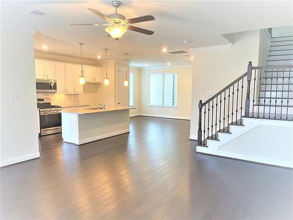 5th image of 1403 Adell Rose Ln