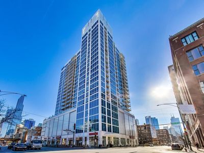 757 N Orleans St #1212, Chicago, IL, 60610
