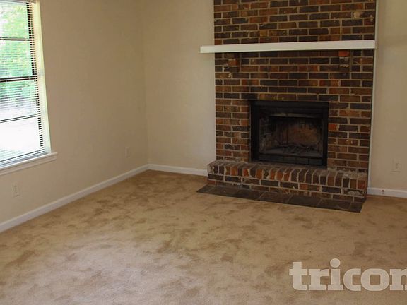 3rd image of 3516 Estes Park Dr