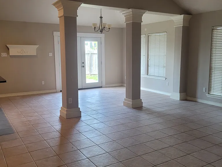 5114 Spring Brook Dr — Photo 5