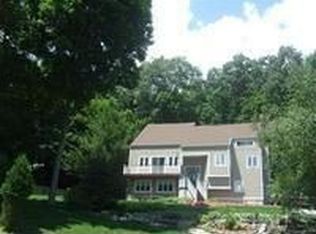 61 Queens Way, Mahopac, NY 10541