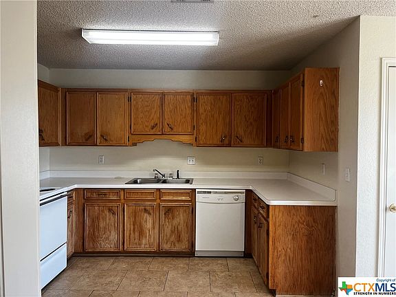 5th image of 2206 Sherman Dr