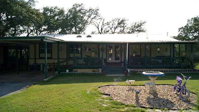 1st image of 707 Oakwood Loop