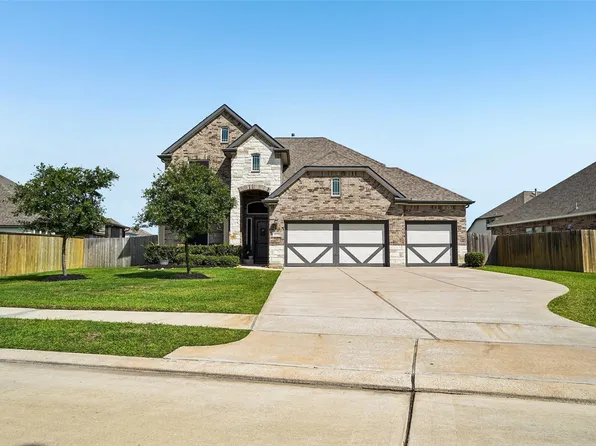 11715 Autumn Leaf Dr, Mont Belvieu, TX 77535