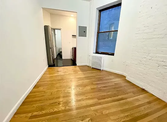 Rented by J PRESTON AND ASSOCIATES INC | media 3