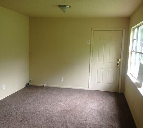 3rd image of 706 W 73rd St