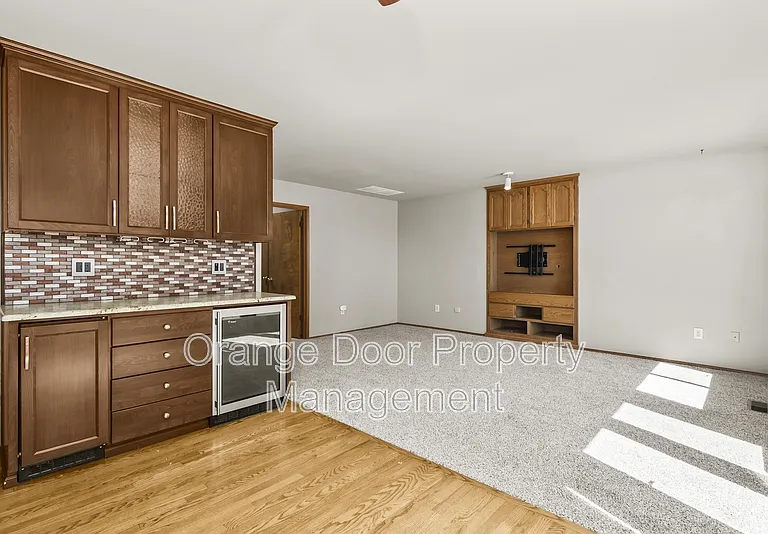 5204 Ridge Dr NE — Photo 13