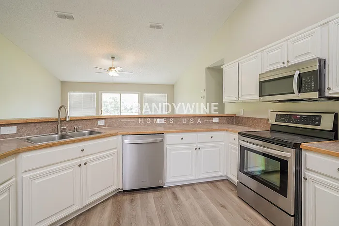 3159 Wavering Ln — Photo 8