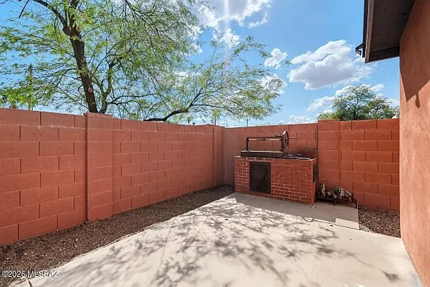 1308 E Spring St — Photo 26