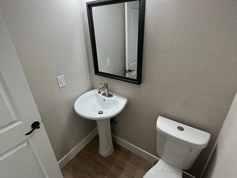 2890 Winter Ct #B — Photo 14
