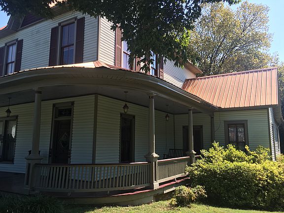 4th image of 628 E Pine St