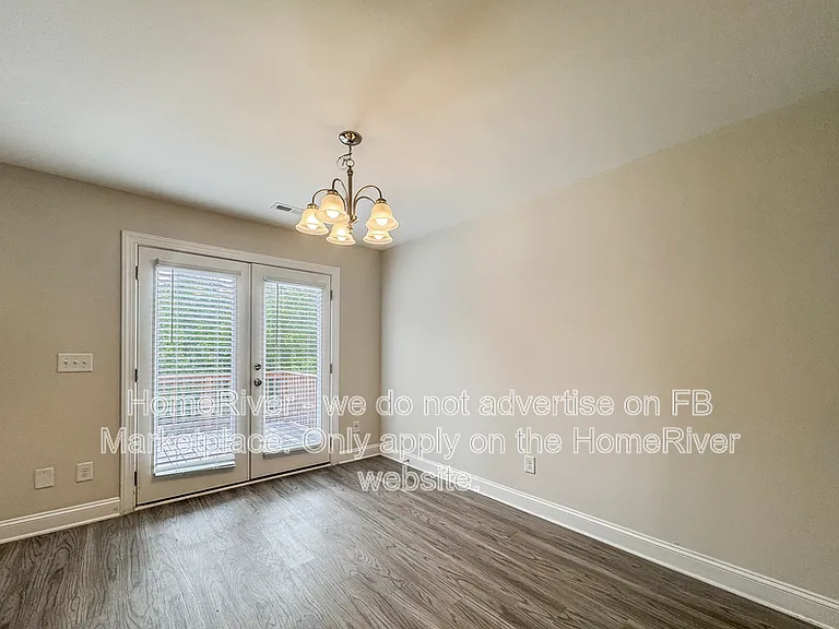 302 Beaumont Cir — Photo 5