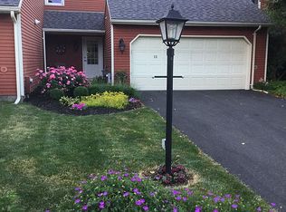 11 Quincy Ct, Glenmont, NY 12077