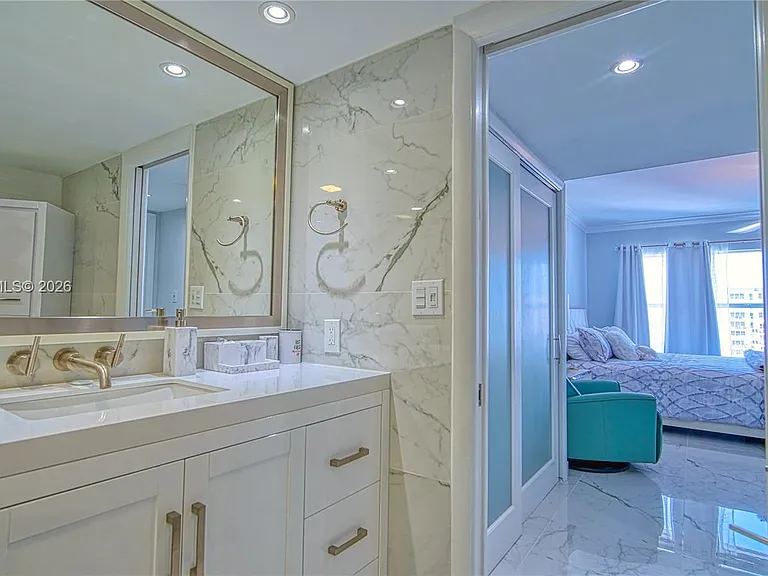 3550 Galt Ocean Dr #1808 — Photo 18