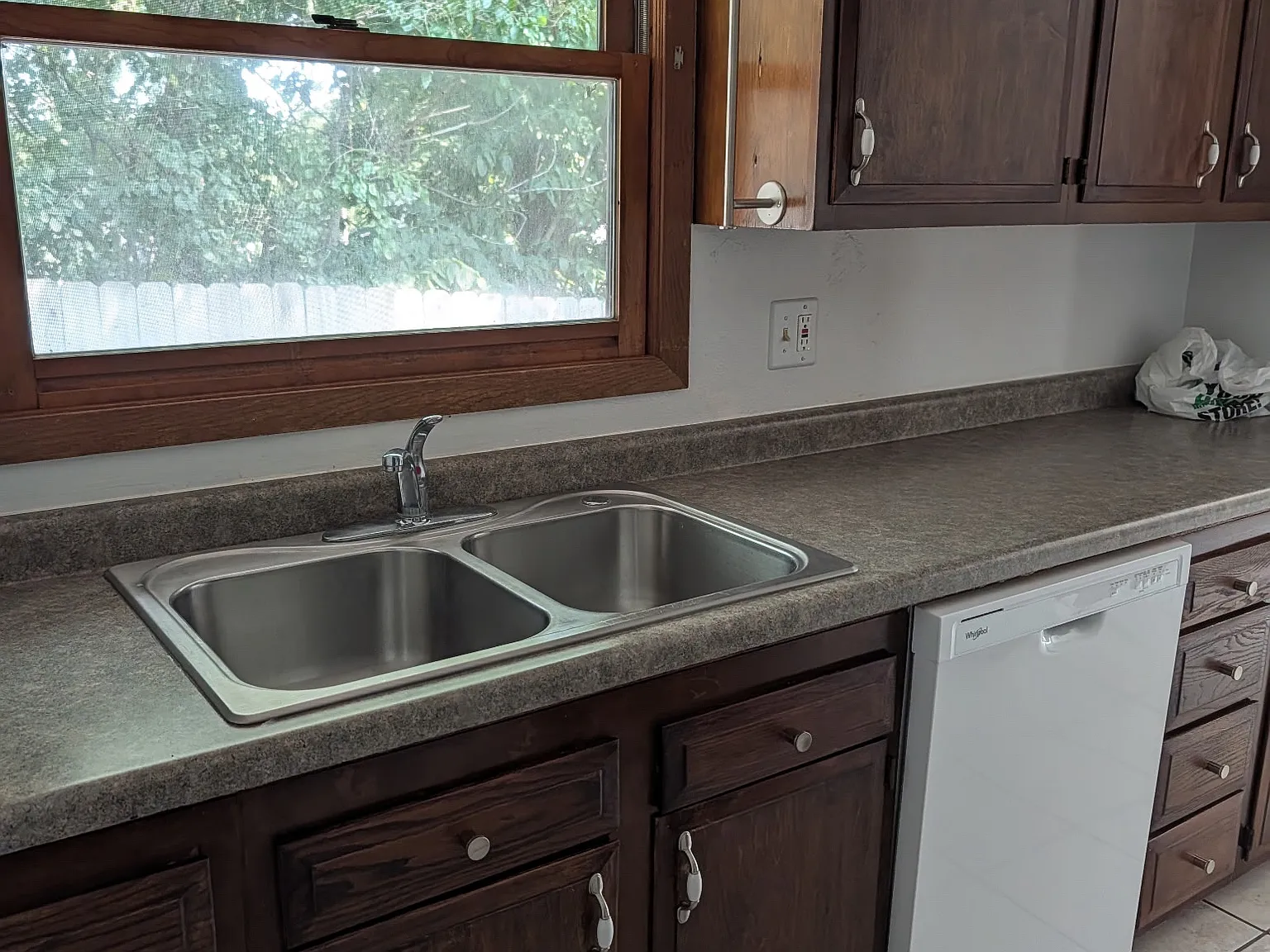 2705 S Cleveland St — Photo 4