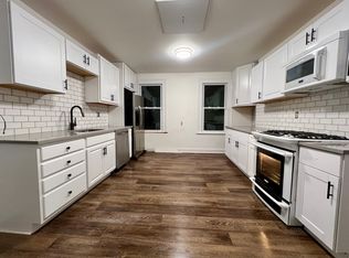 182-184 Hanover St, Bridgeport, CT 06604