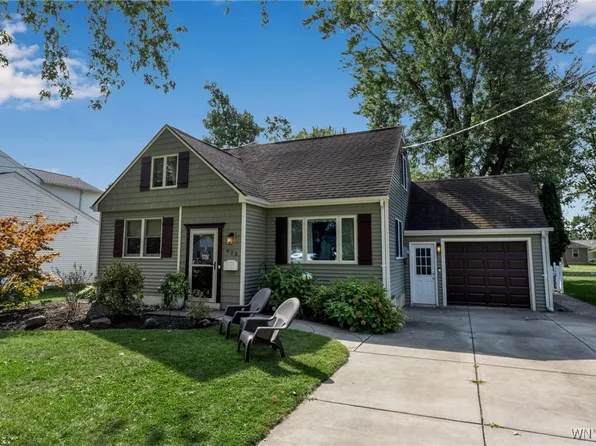 625 Oxbow Ln, Lewiston, NY 14092