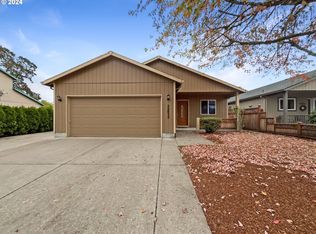 52832 NE 2nd St, Scappoose, OR 97056