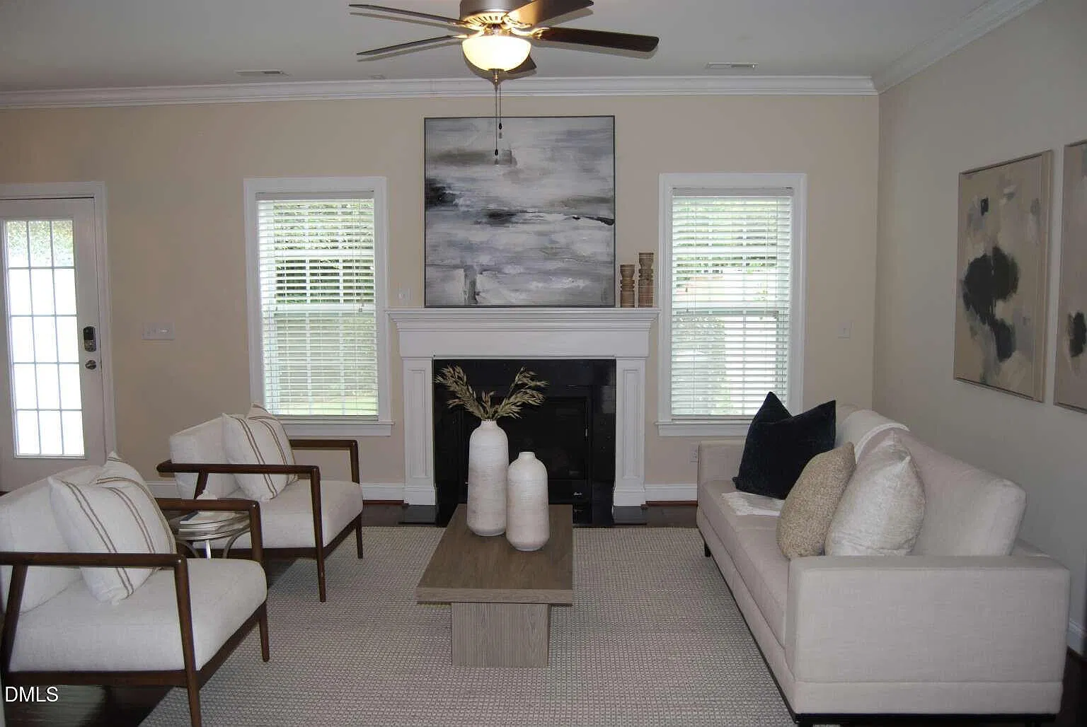 3 bed, 2.0 bath, 2733 sqft, $2,500 — Photo 2