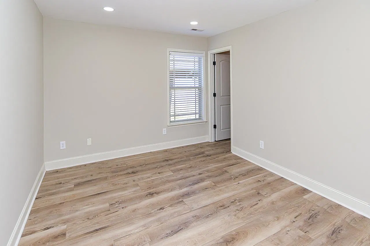 210 Fields Pond Dr — Photo 4