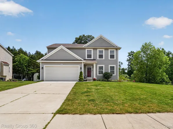 7067 Glenmeadow Ct, Grand Blanc, MI 48439