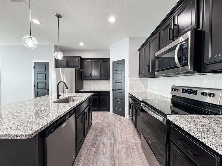 3227 Shortgrass Ln — Photo 4