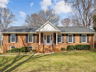 2895 Farmbrook Rd, Winston Salem, NC, 27103