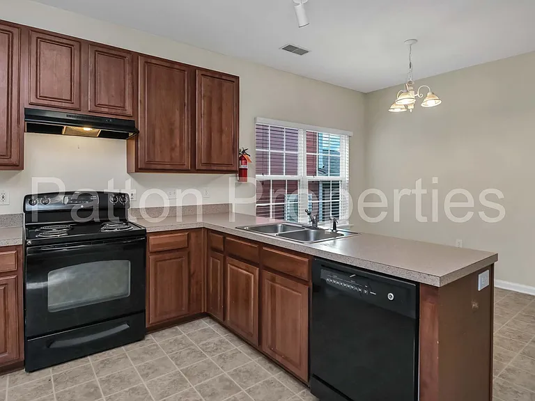 429 S Pickens St — Photo 11