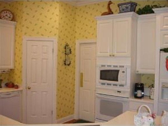 3rd image of 8318 Brookington Dr