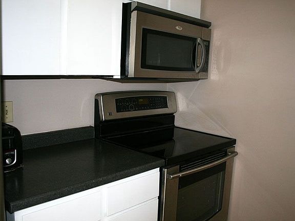 Kichen/stainless st appliances