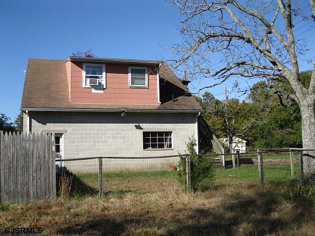 2nd image of 2610 Pine Creek Rd