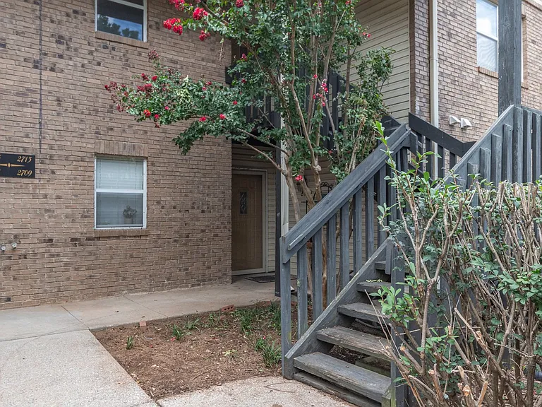 2713 Kennedy Ct — Photo 3