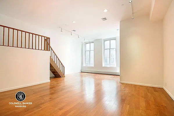 Rented by Coldwell Banker Warburg | media 10