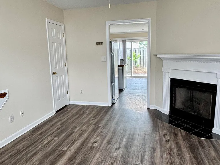 3951 Sterling Pointe Dr #OOO6 — Photo 3