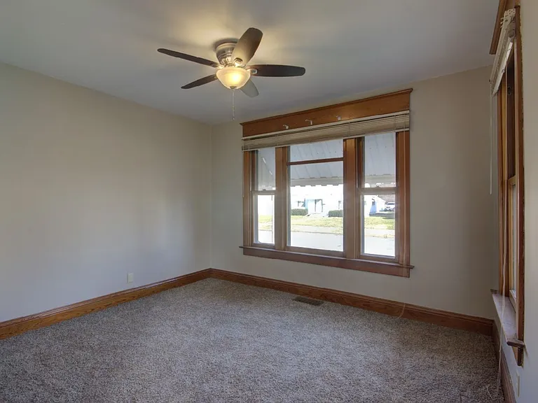 514 S Clark St — Photo 19