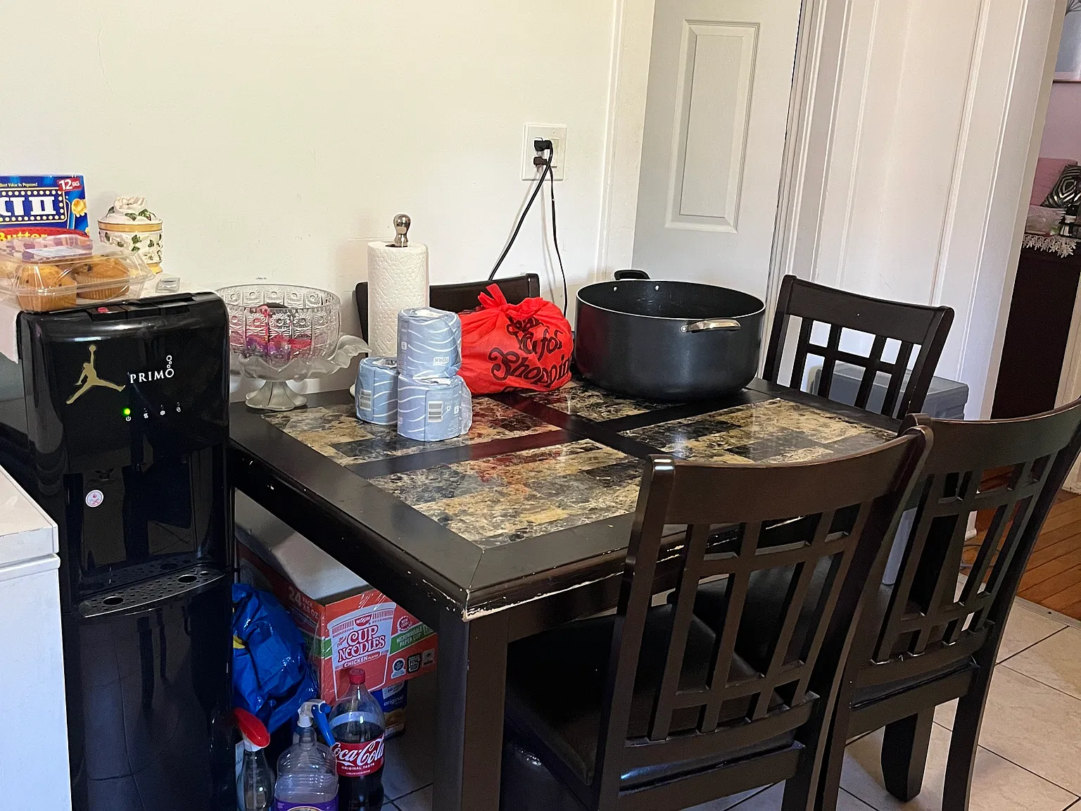 3 bed, 1200 sqft, $2,200 — Photo 4
