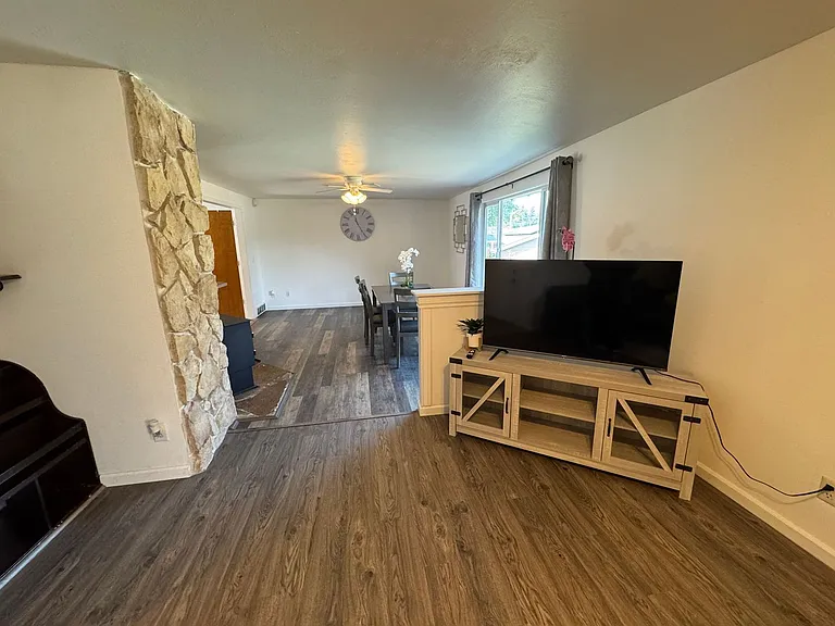 225 Kashmir Ct SE — Photo 7