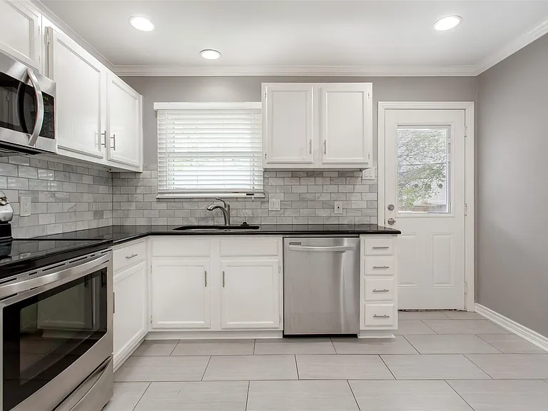 570 Bondstone Dr — Photo 7