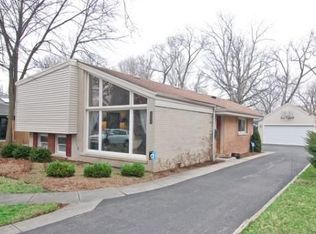1359 Sherwood Rd, Highland Park, IL 60035