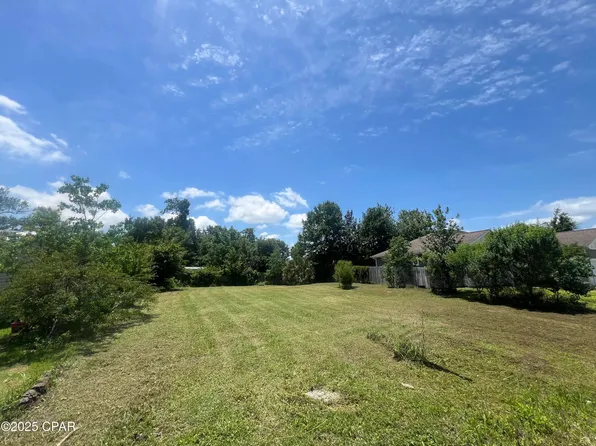 905 W 3rd St, Lynn Haven, FL 32444