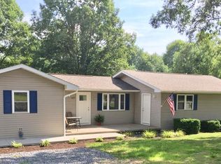 369 Hinton Rd, Shady Spring, WV 25918